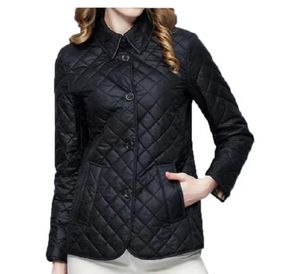 Luxusmode Großhandel Damenjacke Einfache Herbst gepolsterte gepolsterte Freizeitmanteljacke Mode schwarze Jacke karierte gesteppte gepolsterte Papiere L6