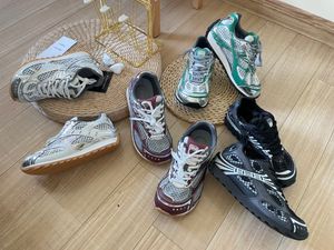 Laufschuhe Botega Designer neue Sport-Bottega-Schuhe und Freizeitschuhe verzierte Marken-Flachschuhe weiß schwarz Schnür-Strick-Sportschuhe für Männer und Frauen