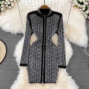 Casual Dresses Fashion Korean Sexig klänning Kvinnor Spring Autumn High midja Slim Hip Wrap Dresses For Women Långärmar Tryck klänning ZM369 P230407