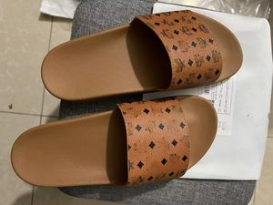 2023 New Net Slippers 여성 디자이너 여름 평평한 패션 외부 가죽 럭셔리 H 샌들 해변 관광 단어 슬리퍼 브랜드 신발 크기 35-45