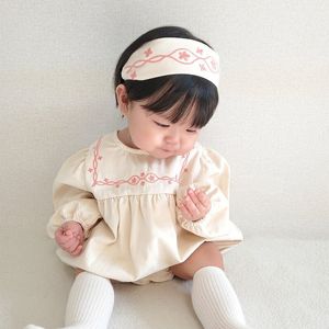 Rompers Sydkorea Spring Jumpsuit Baby Clothing Flower Brodery O-Neck Baby Long Sleeve Jumpsuit Baby Sweet Jumpsuit 230406