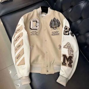 Offs Chaqueta blanca Off Brand Abrigo de gama alta Amantes masculinos y femeninos Ow Industria pesada Lana bordada Manga de cuero empalmada Bomber Béisbol 5UBF