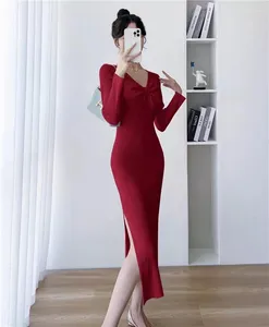 Casual Dresses Christmas Red Women Sticked V-ringen långärmad Split Sexig bodycon klänning Autumn Winter Elegant Party Vestidos