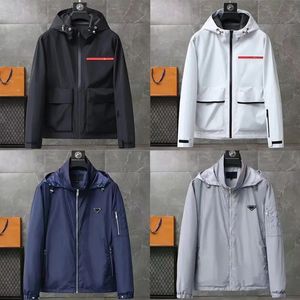 Mens Jackets Designer P Letter Red Striped Autumn Winter Fashion Casual Outdoor Badge Jacket finns i en mängd olika stilar