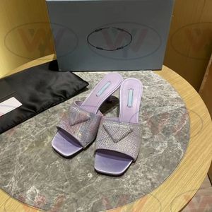 봄 2023 New Crystal Diamond Slippers 상징적 삼각형 로고 스퀘어 헤드 하이힐 여성 신발 크기 35-42