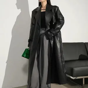 Trench da donna Moda coreana Colletto rovesciato Cappotto lungo in pelle nera Capispalla invernale con maniche da donna