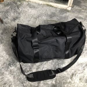 Designer högkvalitativ tygväska Stonely Islyly mode helt ny avslappnad axelväska för män och kvinnor mångsidig sport crossbody väska