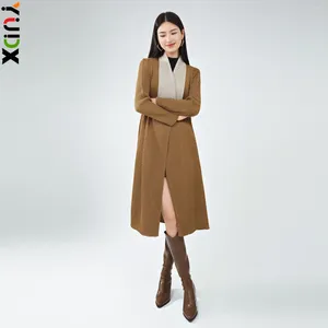 Trench da donna Miyake Cappotto invernale a pieghe Giacca ispessita Stile britannico Media lunghezza con cintura a maniche lunghe Moda 2023