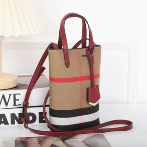Frauen Crossbody Bag Luxusdesigner Lether Umhängetasche Handtasche Unterarmtasche Einfache weibliche Pendlerhandtasche Tasche