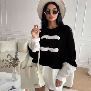 Модные женские свитера Классический черно-белый дизайн с буквами Стиль одежды Пуловер Свитер Свободная шерстяная одежда Повседневная темпераментная вязка Теплые топы