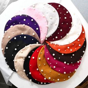 Berets 1PC Vintage Imitation Pearls Solid Color French Style Women Soft Hat Girls Winter Outdoor Warm Caps Apparel Accessories