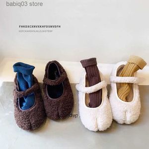 Sneakers Children's 2022 winter fake split toe wool shoes plus cotton shallow mouth lamb wool cotton shoes warm bean shoes T231107