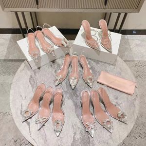 Designer de luxo Amina Muaddi Sandals New Clear Begum Begum Glass PVC Crystal Transparent Slingback Sandal Salto Bombas