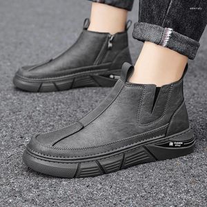 Stövlar 2023 Herrläder Casual Shoes Bekväma andningsbara fast färg Autumn Winter Men Loafers Plus Size Ankel till försäljning