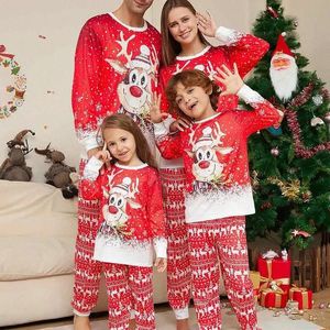 Familjsmatchande kläder Red Reindeer Mother Kids Clothes Christmas Pyjamas för kläder Set 2023 Par 231107