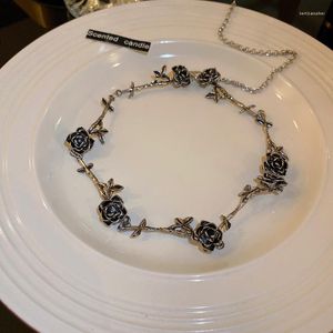 Pendant Necklaces Black Camellia Rose Necklace Women's Romantic Imitation Metal Flower Leaf Jewelry Choker Accessories
