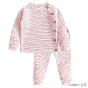 Kläderuppsättningar Autumn Winter Baby Girls Solid Color Clothing Nyfödda Babykläder Passar Spädbarnströja Pyjama Set