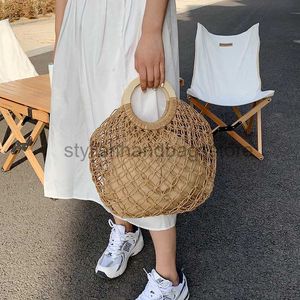 ショルダーバッグBOSEEMIA OUT WOMEN WEAVE STRAW TOTE BAG 2023夏の丸いバッグとメイドの女性とバグスティリッシュハンドバッグストア