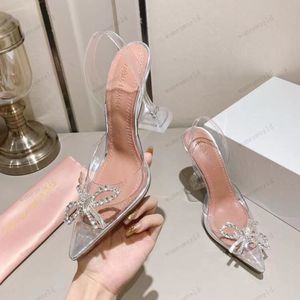 Lüks tasarımcı Amina Muaddi Sandallar Yeni Clear Begum Cam PVC Kristal Şeffaf Slingback Sandal Topuk Pompaları 10/7cm Kristal Taşıyılmış Terlik Yeşil Ayakkabılar AAWW