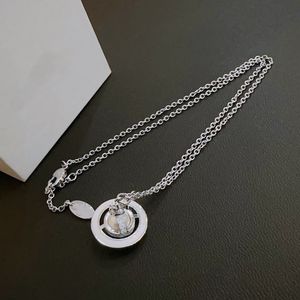 Designer Brand Pendant Halsband Letter Vivian Chokers Luxury Women Fashion Jewelry Metal Pearl Necklace Cjeweler Westwood 723q