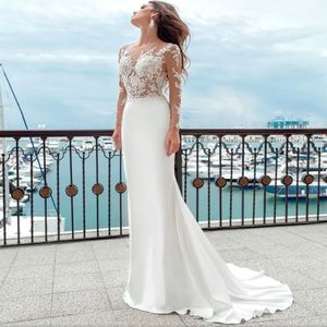 Boho Abito da sposa a sirena 2024 Maniche lunghe Sheer Scoop Neck Applique Bottoni in raso Indietro Abiti da sposa da spiaggia Sweep Train Robe De Mariee