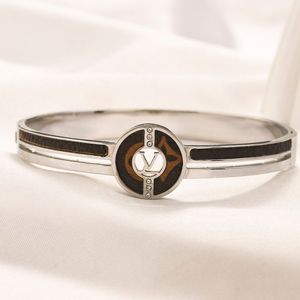 Biżuteria Projektant Miłość Kobieta Chrome Heart Bransoletka Złota Bransoletka Kobieta Biżuteria Paznokcie Bransoletka Moissanite Clover Bransoletka 18K Gold Chirstmas Not Fade