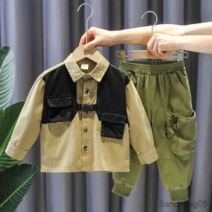 Zestawy odzieży 2023 Ubrania jesienne dla dzieci Chłopcy Spodnie 2pcs Aktywne ubrania ubranie dla dzieci lata R231107
