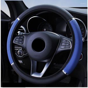 O volante tampa o carro azul sem a capa de couro de espuma interna universal para interiores de 37-38cm
