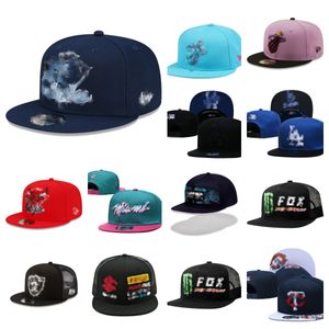 Mixbeställning Designer Snapbacks Basketkepsar Hela laget Logotyp Justerbar Monterad hinkhatt Broderi Bomull Mesh flex Beanies boll Hatt Hip Hop Sport Utomhus keps