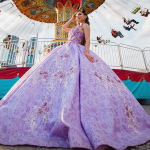 Лавандовое сексуальное платье Quinceanera с v-образным вырезом 2024, бальное платье с скользящим шлейфом и аппликацией из цветочных бус, платье принцессы для выпускного вечера, платье de 15