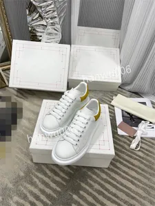 2023 TOP NOWOŚĆ BUTY MANSALNE BUTY Sneaker Designer Buty do biegania Kanał modowy Kanał Sneakers Kobiet Luksusowe koronkowe upoody buty swobodne trenerzy