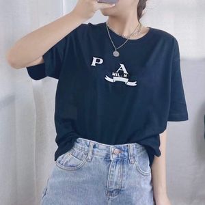 24 designer T-shirts Women Tees Abbigliamento Casualmente Lettera di moda Maglietta a maniche corte T-shirt Bianco Black Fringe Abbigliamento Tops Ladies Tees Streetwear Triangle S-2xl