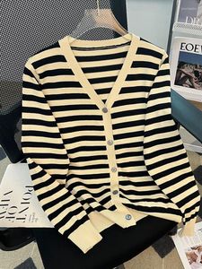 Frauen Strick 2023 Herbst Koreanische Art Lässige Strickjacke Frauen Langarm Strickjacken Gestreifte Grundierung Tops Allgleiches