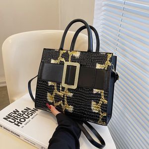 女性のためのレザーファッション大型レトロショルダーバッグ新しいトレンドデザイナーシンプルレザーサイドバッグハンドバッグ財布