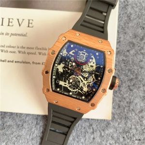 New men's watch luxury brand 2024 quartz carbon fiber wine barrel watches continuously empty large dial waterproof men's table