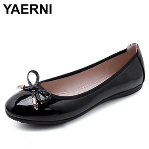 Sandaler Yaernbig Size 42 43 Ladies Single Shoes Bowtie Flats Patent Leather Loafer Round Toe Roll Up Woman Bridesmaid 230406