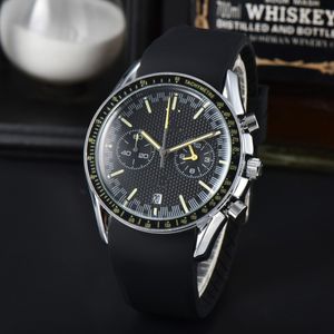 Männer Luxusdesigner Automatisch Tachymeter Quarz 40,5 mm 6 Hände sehen Gummi -Stahl -Leder -Band Multifunktionaluhren an