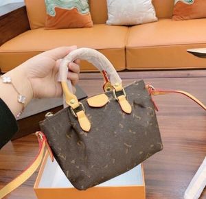 Fashion Women's Bag Presbyopic Light Luxury Messenger Bag High-Grade Retro Handbag