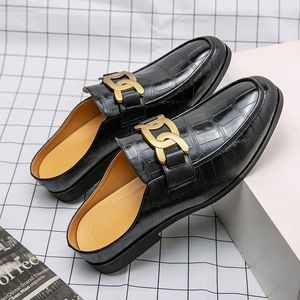 Sandali da uomo Scarpe eleganti da uomo fatte a mano con decorazione in metallo marrone nero Spedizione gratuita Zapatos Hombre