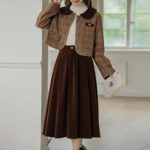 ツーピースドレスエレガントなスカートセット格子縞のウールの衣服コート女性服2023 A-Line Velvet Skirts Suits Slimautumn Winter Womens