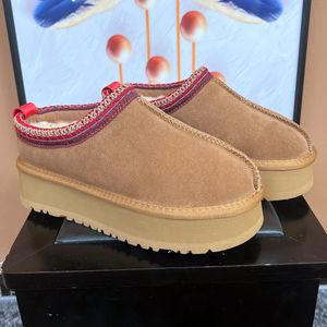 Designerskie buty damskie Tasman kapcie