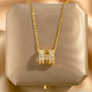 Pendant Necklaces High-end Designer Full Diamond Letter h Necklace Female Inlay Exquisite Square Zircon Collarbone Chain