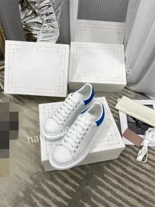 Najlepsze nowa projektant mody Flat Sneaker Buty Casual Buty na płótnie skórzana litera nakładki Platforma modowa męska Women Low Sneakers2023