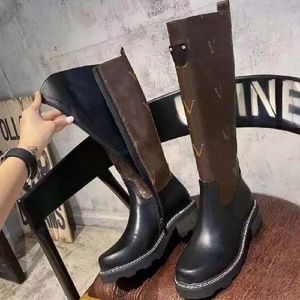 2023 Boots Boots Luxury Martin Boots Boots الكاحل أحذية رياضية قصيرة المدربين Slipper Sandals Leather Womane 062 Shoebrand