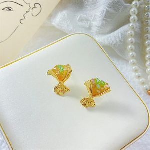 Stud Earrings 2023 Romantic Bouquet Small Crowd Design Irregular Flowers Fashion Temperament Female Wholesale