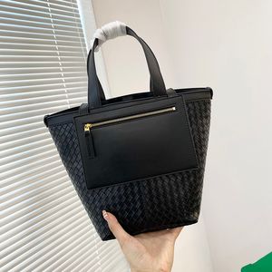 Luxury Designer Womens Handbag Tote Bag Simple Woven Vegetable Basket Classic Leather Design Handbags With Box CSD2311073