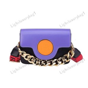 Tasarımcı Çok yönlü küçük kare çanta kadınlar zincir crossbody çantaları ayırt edici ışık lüks elmas gorgon bir omuz çapraz gövdesi taşınabilir el çantaları