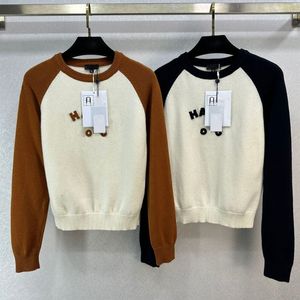 24SS Women Sweters Knits Designer Tops 100% kaszmirowy pullover marka pasa startowego designerska koszula uprawna koszula Wysokiej klasy elastyczność haftowa gałęzia bluzka dzianina