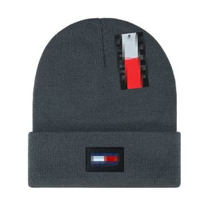 Yeni Moda Beanie Erkek Kadın Tasarımcı Şapkalar En Kaliteli Klasik Örme Kafatası Kapı Nakış Rozeti Açık Spor Yün Şapkası Kadınlar Günlük Beanies H-14