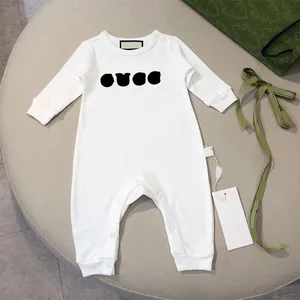 Klassiskt brevtryck Nyfödd Pure Cotton Jumpsuit Luxury Babys onesies bodysuit nyfödd baby våren romper barn långärmad kläder CSD2311031